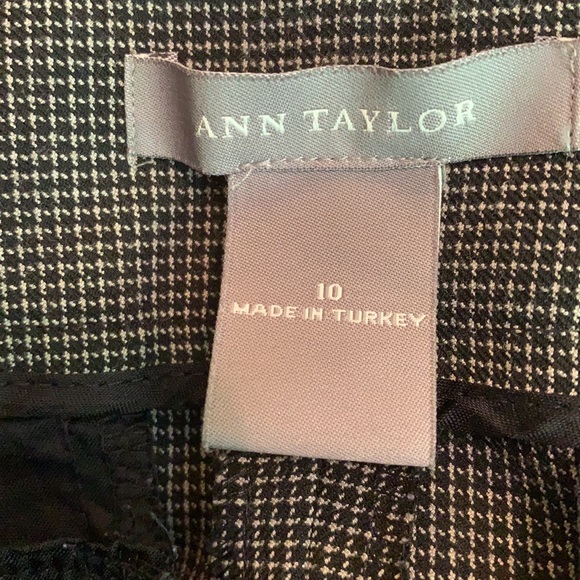 Black and White Checkered Pattern Capri Pants - Picture 8 of 9